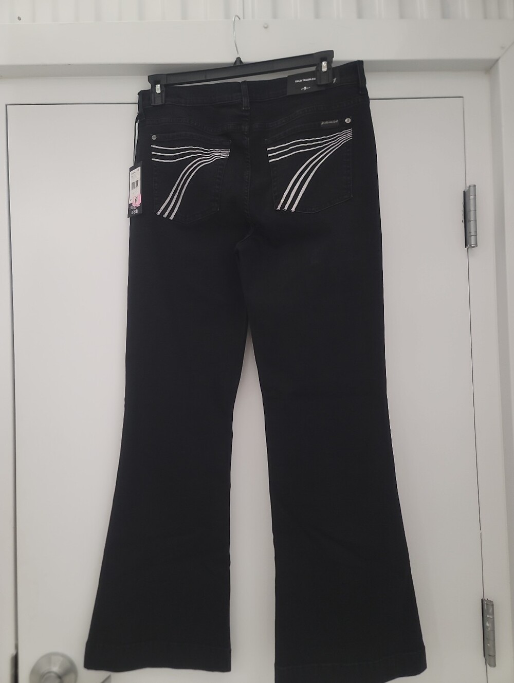 7For Mankind  Dojo Dark Blue Flared Jeans - Classic Everyday Style